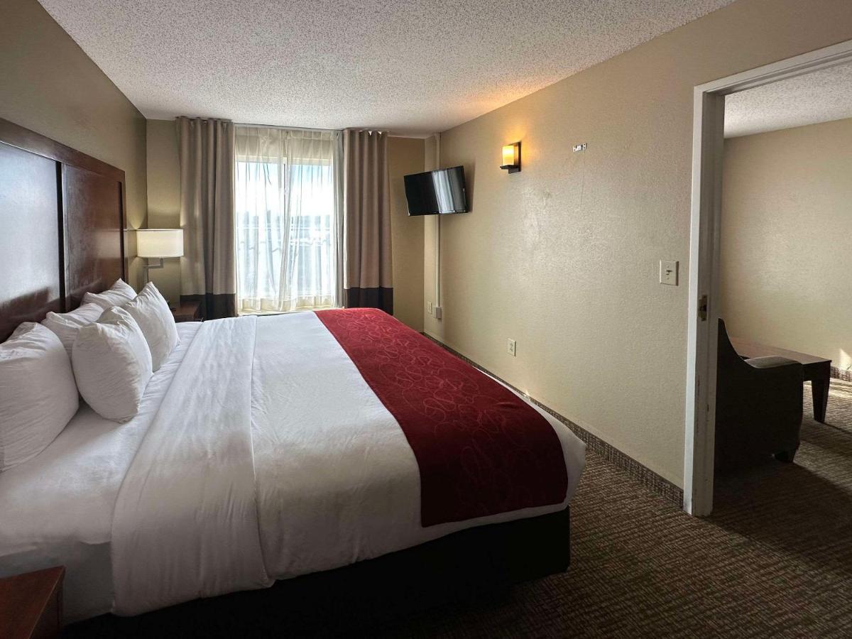 Comfort Suites Airport Charlotte Exterior photo