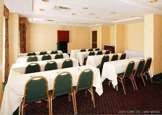 Comfort Suites Airport Charlotte Facilities photo