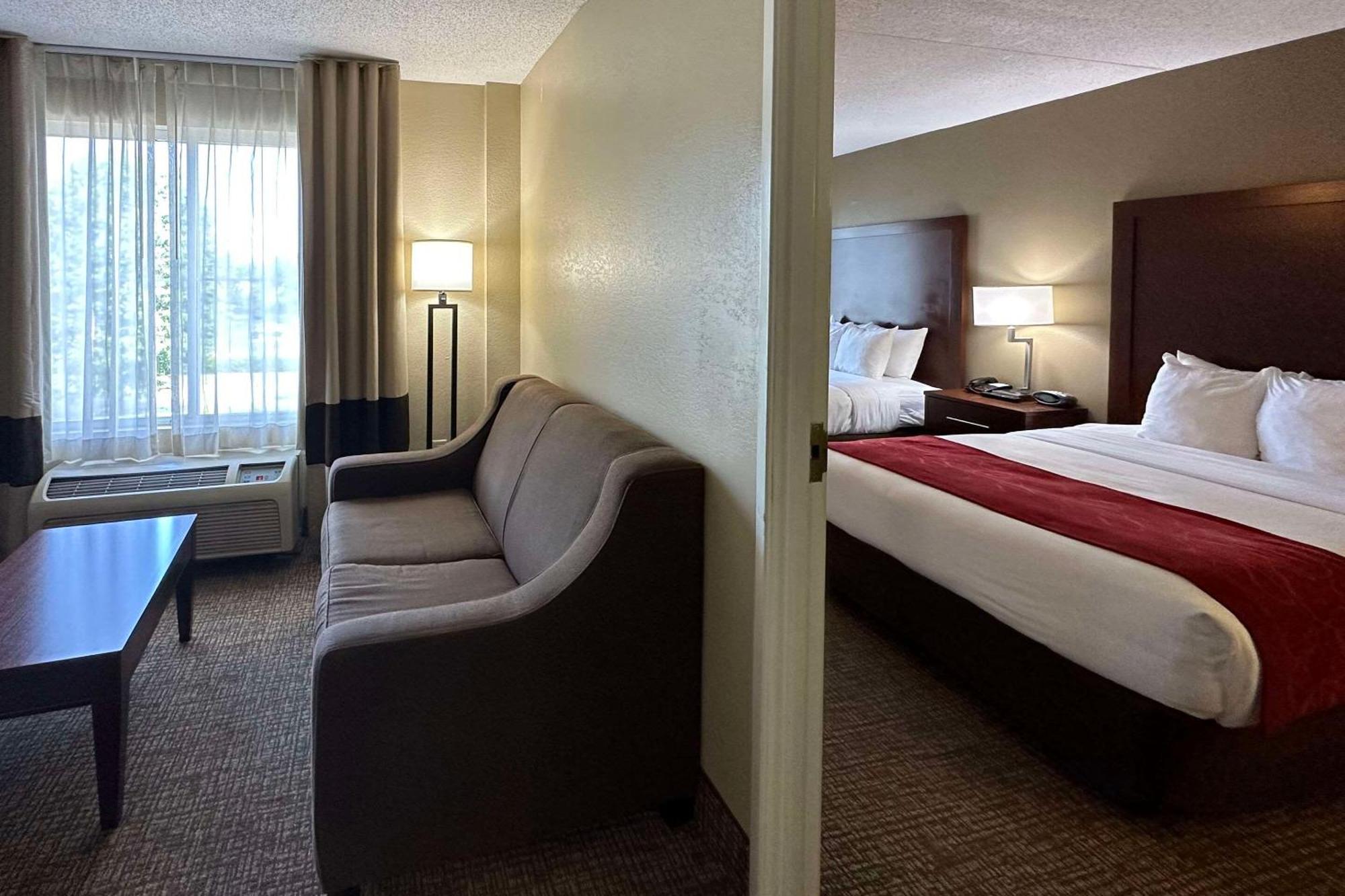 Comfort Suites Airport Charlotte Exterior photo