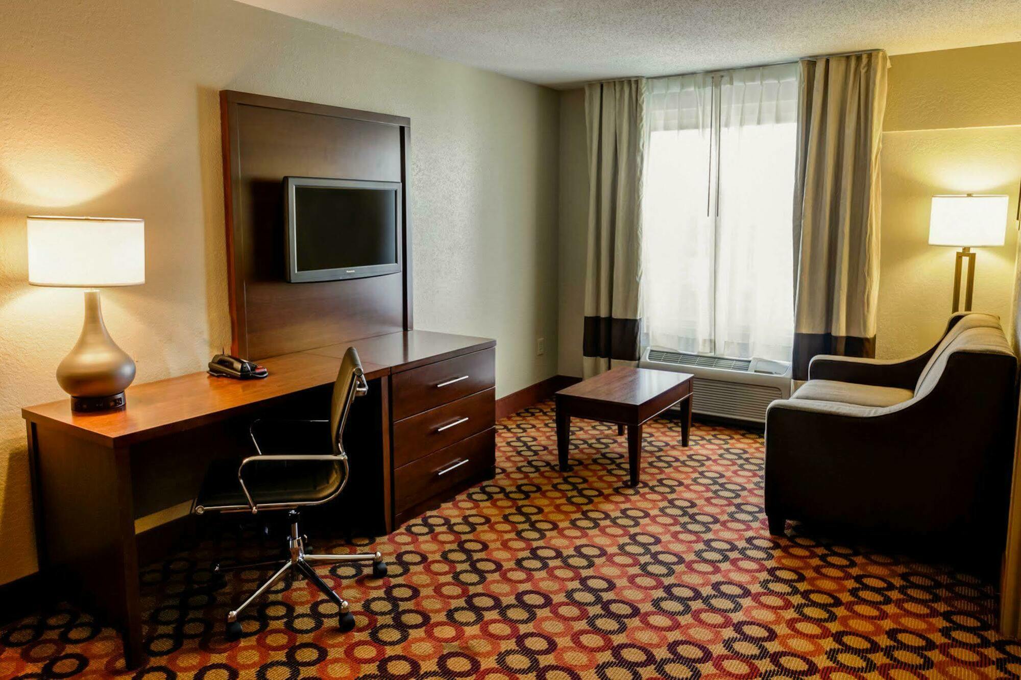 Comfort Suites Airport Charlotte Exterior photo