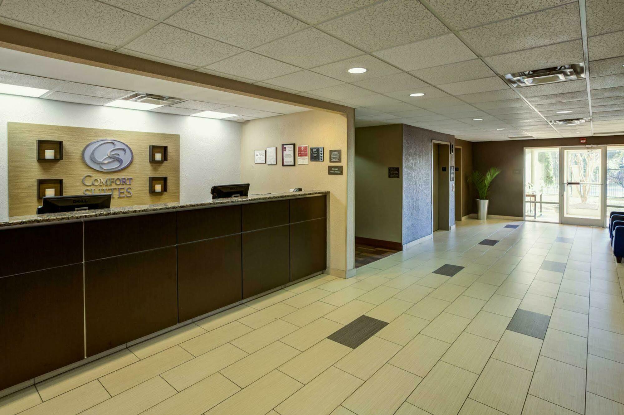 Comfort Suites Airport Charlotte Exterior photo